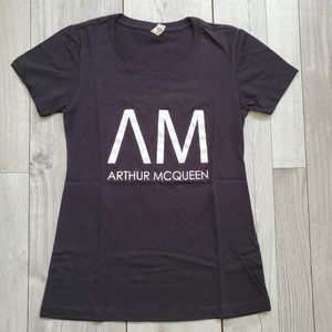 Arthur McQueen logo t shirt